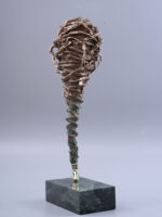 Autoportret II, sculptură în bronz, 54cm, soclu de marmură de Guatemala, 2014