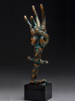 Mână-binecuvântare, sculptură în bronz, 32cm, soclu de marmură, 2018