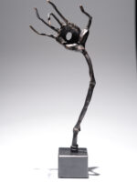 Mână-străpunsă, sculptură în bronz, 38cm, soclu de marmură, 2017
