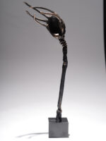 Mână-portativ, sculptură în bronz, 43cm, soclu de marmură, 2017