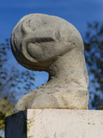 Portret de femeie, sculptură în piatră, 49cm, 1996