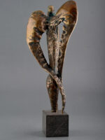 Zbor, sculptură în bronz, 48cm, soclu de granit, 2018